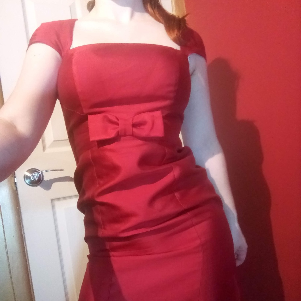 Talbots, straight neck, bow front, red sz 4